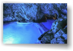 05-blue-cave-c2h372-1680x1050